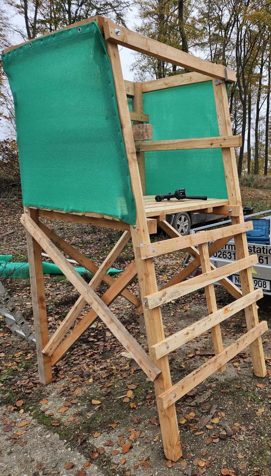 Bau von Drückjagdböcken