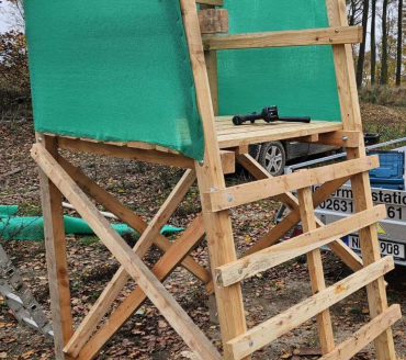 Bau von Drückjagdböcken